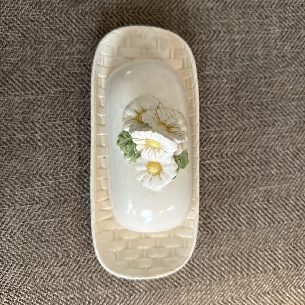 Metlox California Pottery Poppytrail Sculptured Daisy Covered Butter Dish
